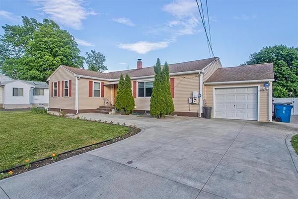 14 Burke Ave, West Springfield, MA 01089 14 Burke Ave, West Springfield, MA 01089